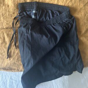 Girlfriend Collective Black Lined Gazelle Workout Shorts – Size XL – NWOT